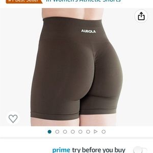 Aurola booty scrunch shorts